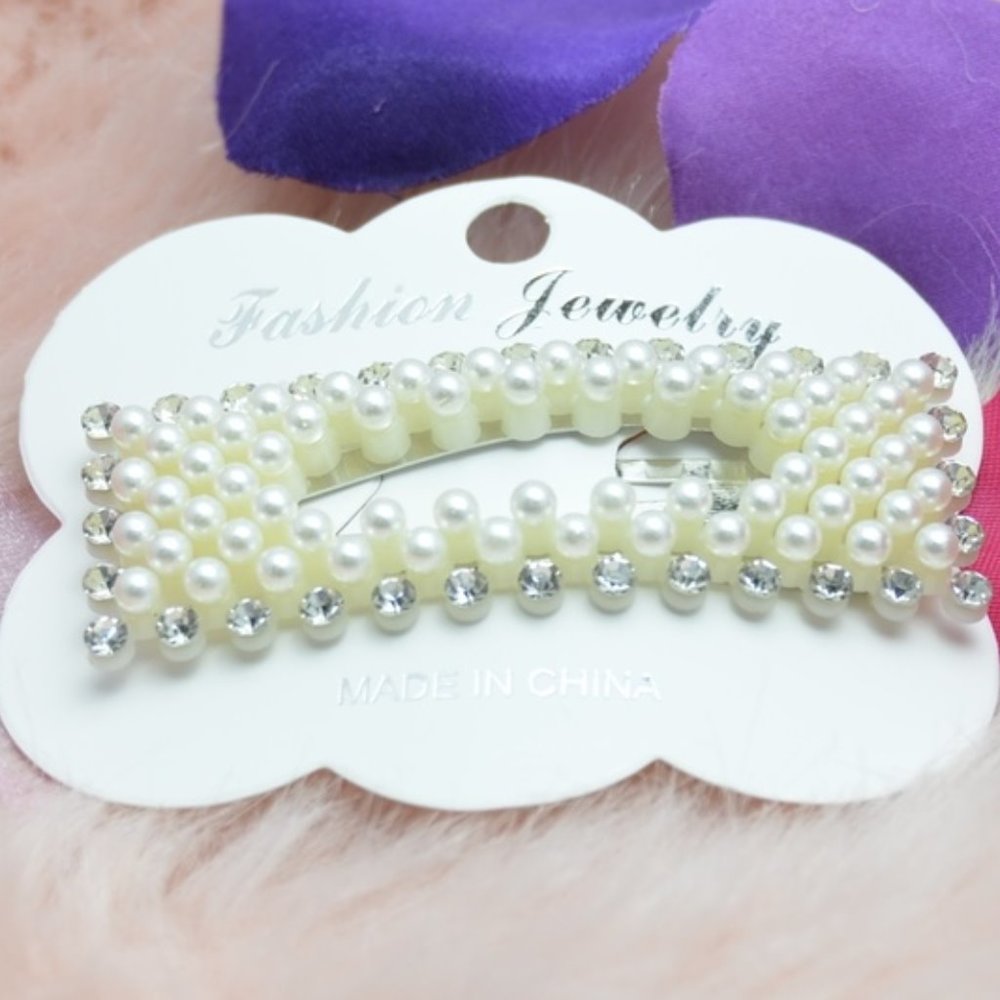Hairclip - Picture 2 of 2